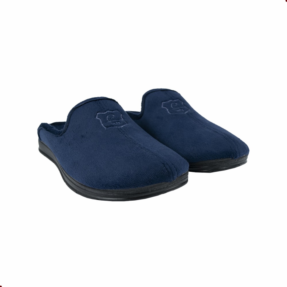 PANTUFA PEGADA MASCULINA ABERTA